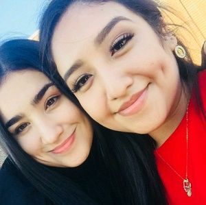 Meet your Posher, Leonor